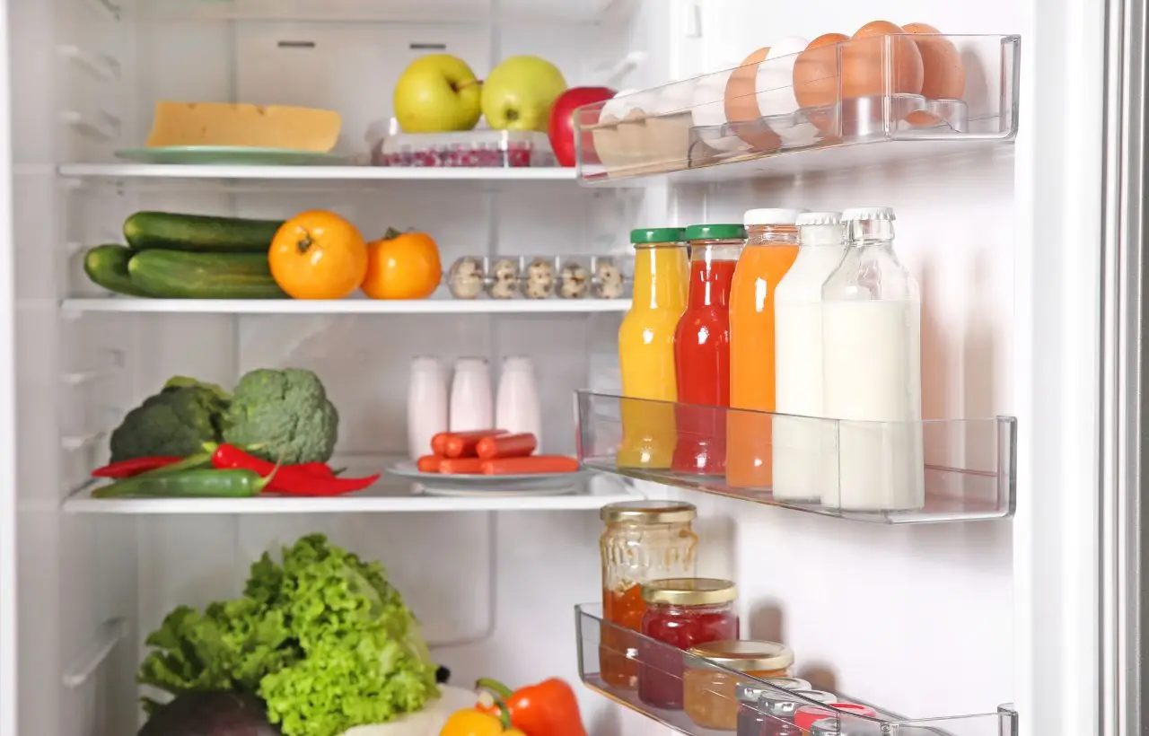 Allarme spreco, 5 cibi che stai conservando in frigo ma che dovresti togliere subito